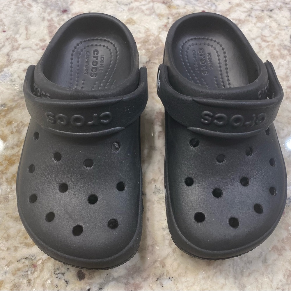 Crocs size C 11 for children. Great condition.